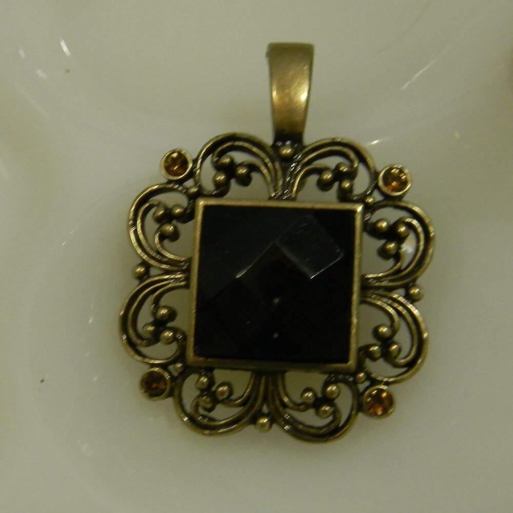 Premier Designs Black Antiqued Gold Pendant Magnetic for use with Beads